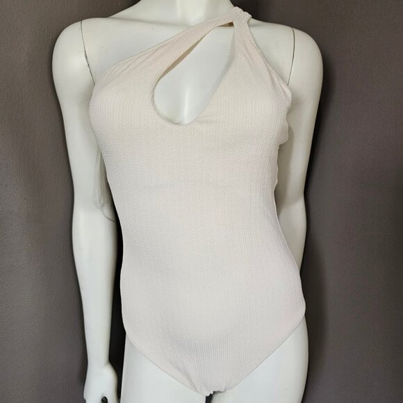 Sanctuary Swim Sandbar Solid One-Shoulder One-Piece - Picture 2 of 11